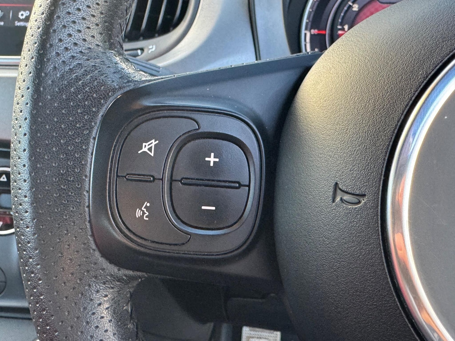 Used Abarth 595 2018 for sale - 76743467: Photo 25