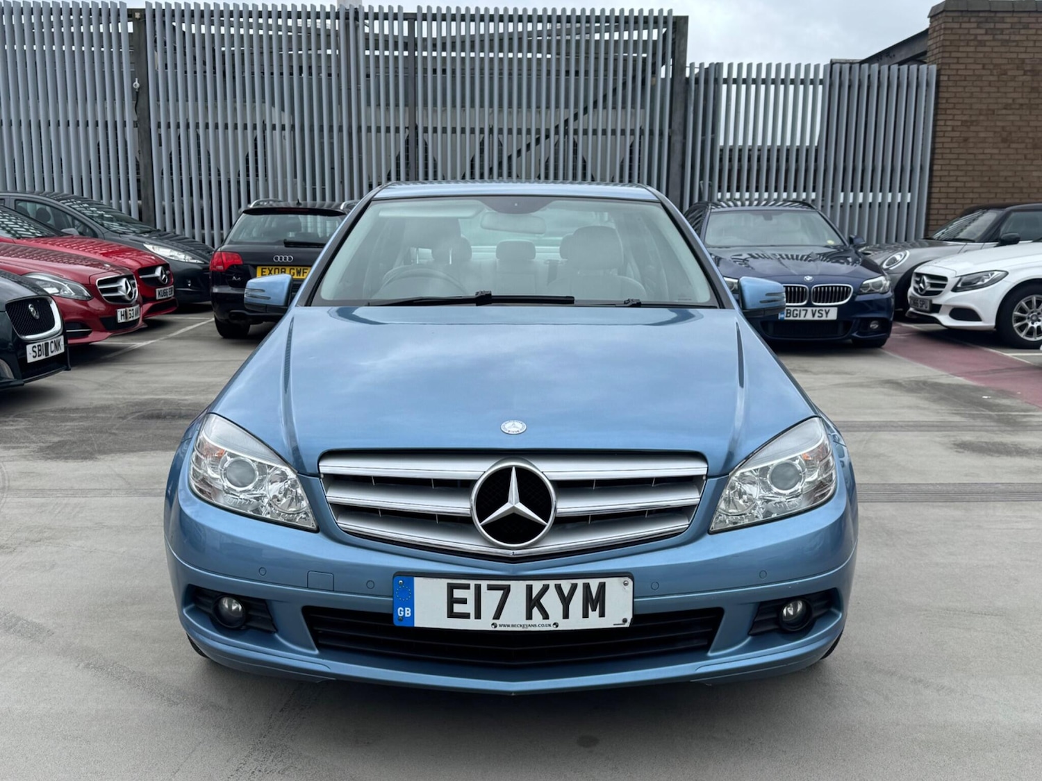 Used Mercedes-Benz C Class 2010 for sale - 77723075: Photo 2