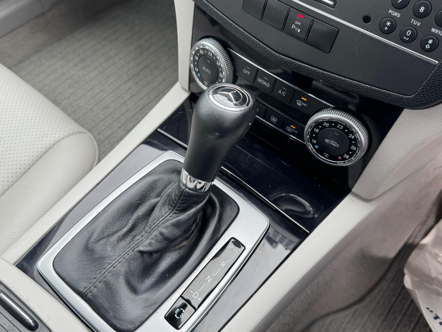 Used Mercedes-Benz C Class 2010 for sale - 77723075: Photo 25