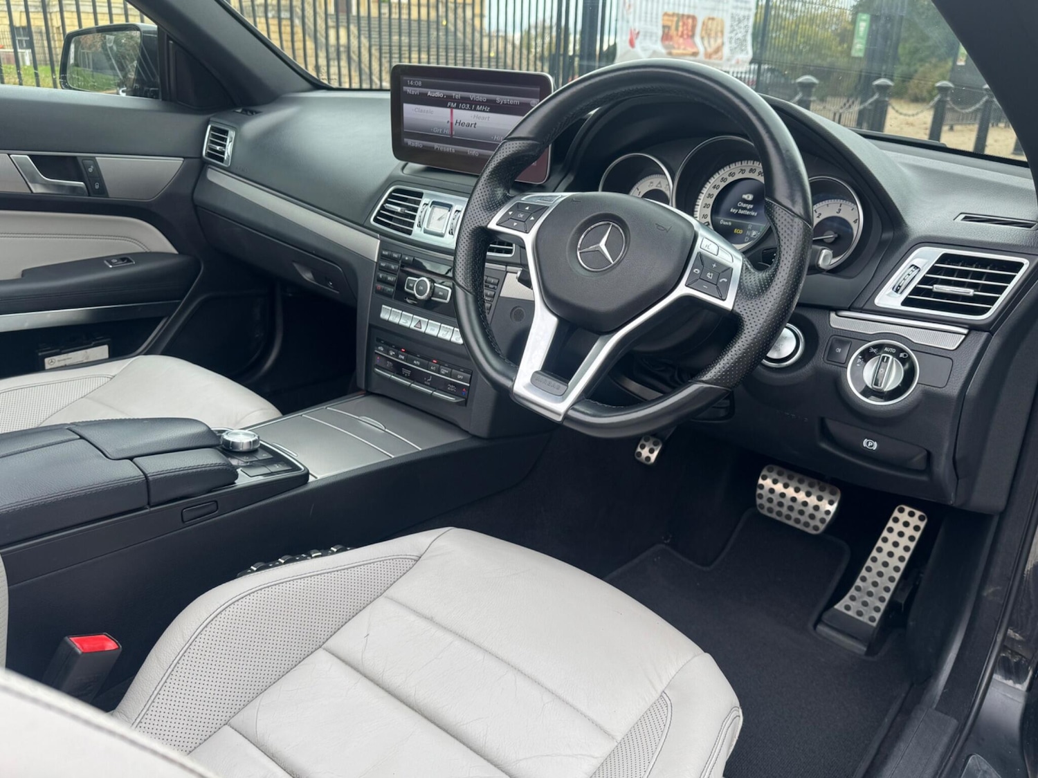 Used Mercedes-Benz E Class 2013 for sale - 76306318: Photo 24