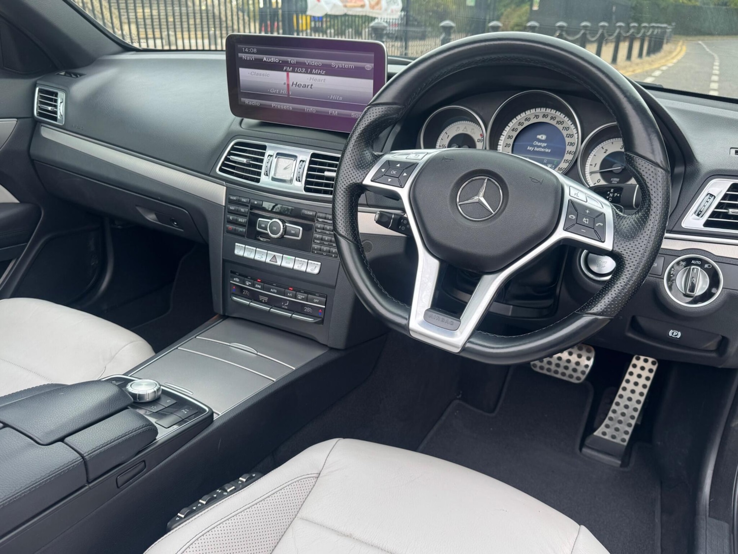 Used Mercedes-Benz E Class 2013 for sale - 76306318: Photo 26