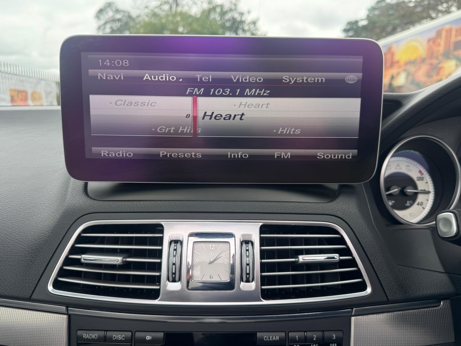 Used Mercedes-Benz E Class 2013 for sale - 76306318: Photo 30