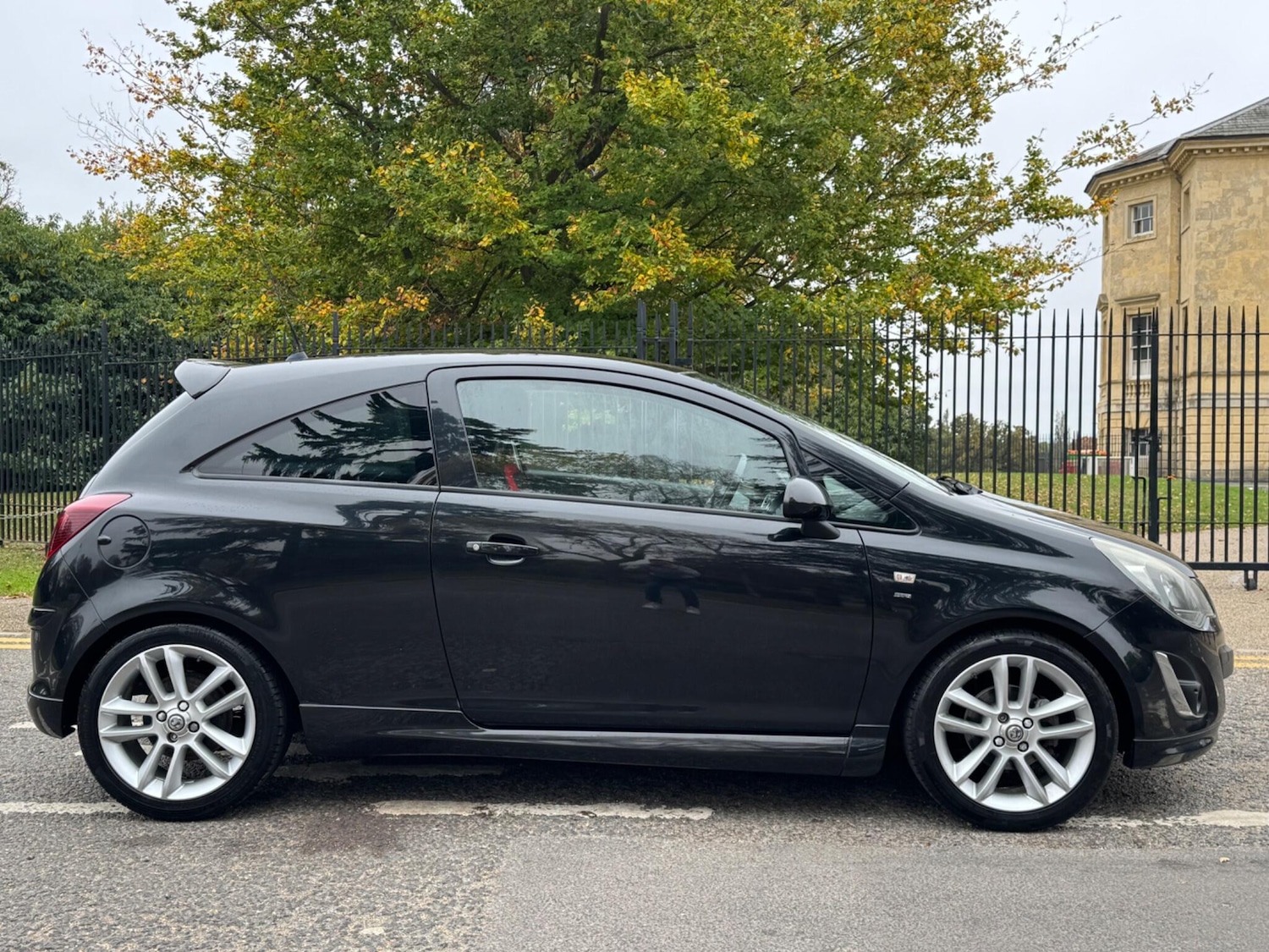 Used Vauxhall Corsa 2013 for sale - 76283125: Photo 8
