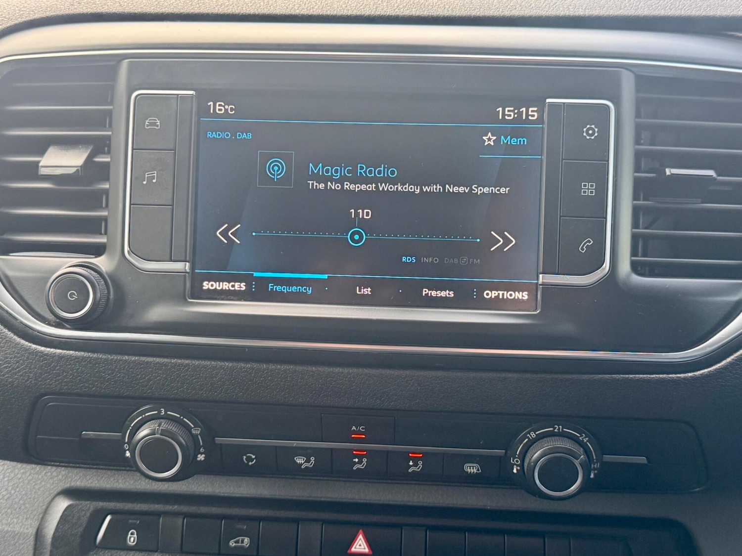 Used Peugeot Expert 2021 for sale - 76499513: Photo 23