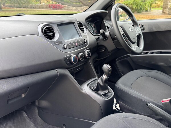 Used Hyundai i10 2018 for sale - 76283931: Photo 15