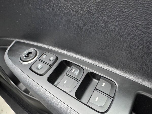 Used Hyundai i10 2018 for sale - 76283931: Photo 25