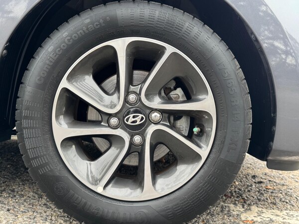 Used Hyundai i10 2018 for sale - 76283931: Photo 9