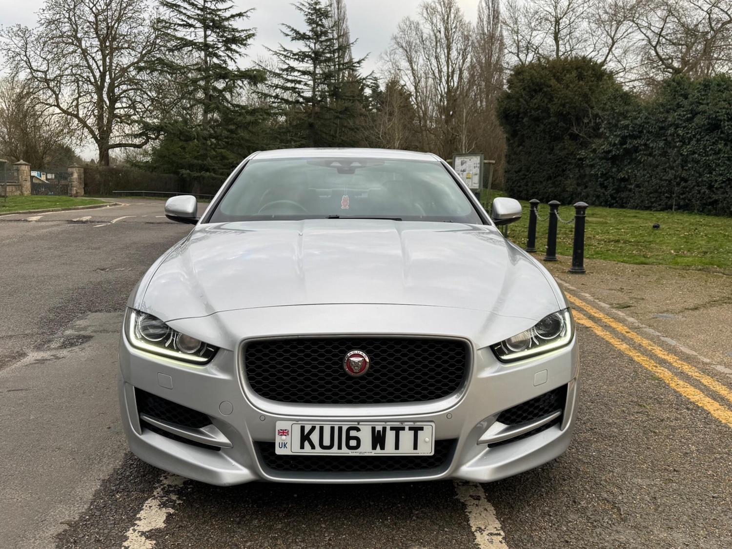 Used Jaguar XE 2016 for sale - 77909103: Photo 2