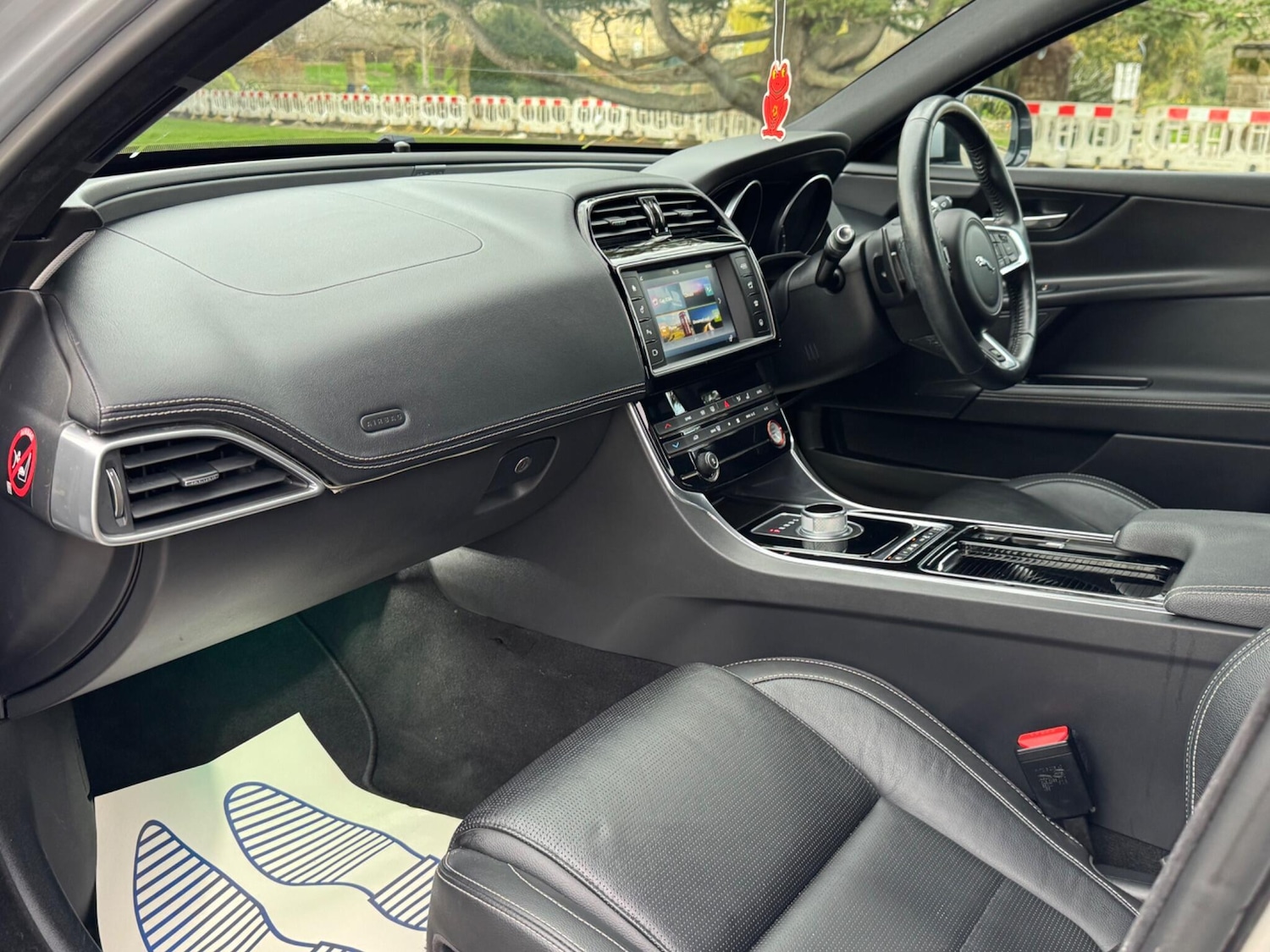 Used Jaguar XE 2016 for sale - 77909103: Photo 25