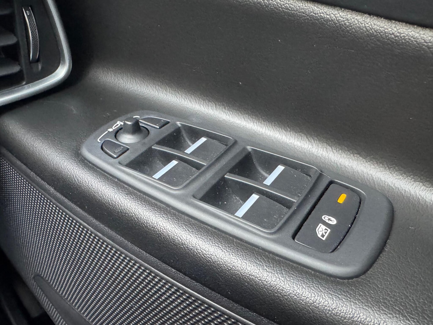 Used Jaguar XE 2016 for sale - 77909103: Photo 42