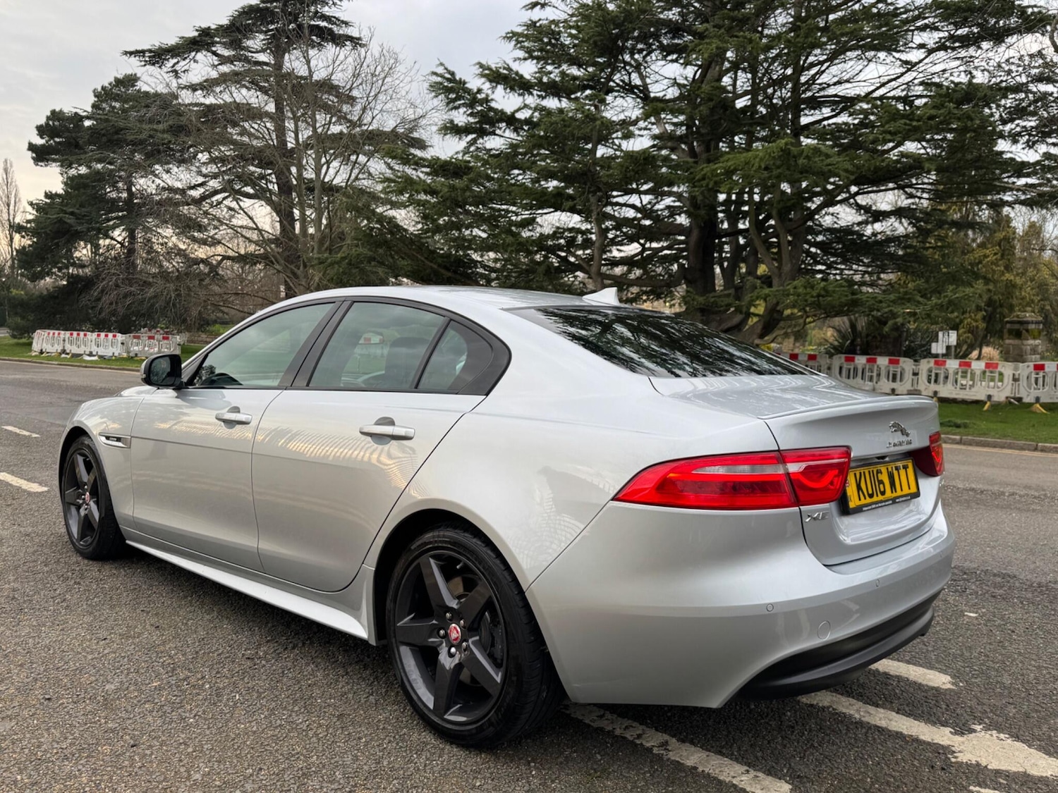 Used Jaguar XE 2016 for sale - 77909103: Photo 5