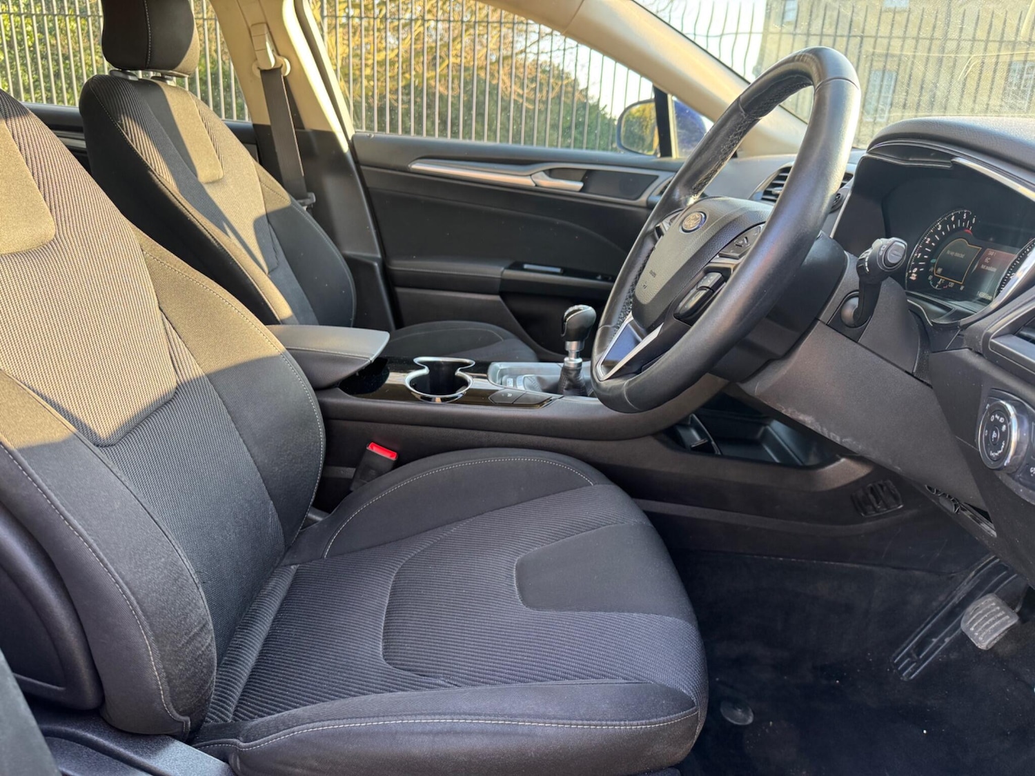 Used Ford Mondeo 2015 for sale - 77957172: Photo 21