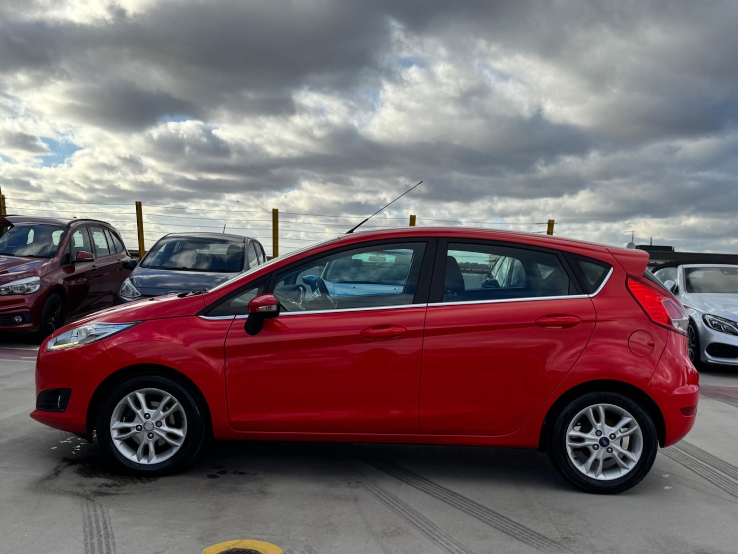 Used Ford Fiesta 2015 for sale - 76399075: Photo 4