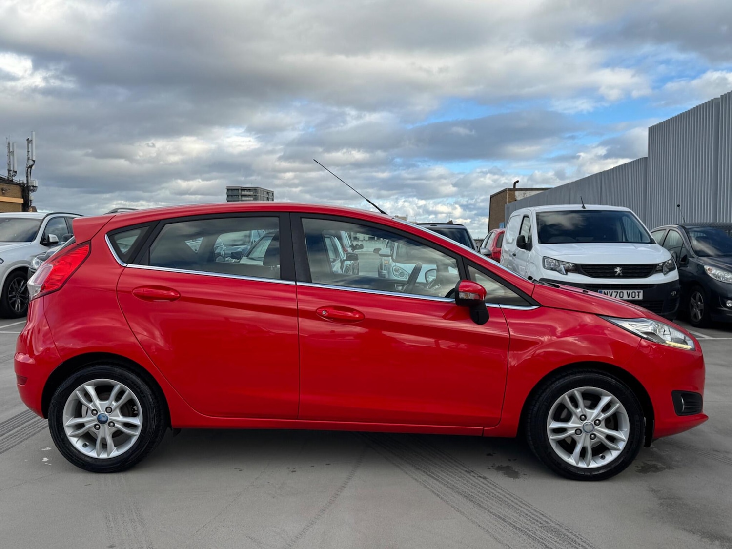 Used Ford Fiesta 2015 for sale - 76399075: Photo 8