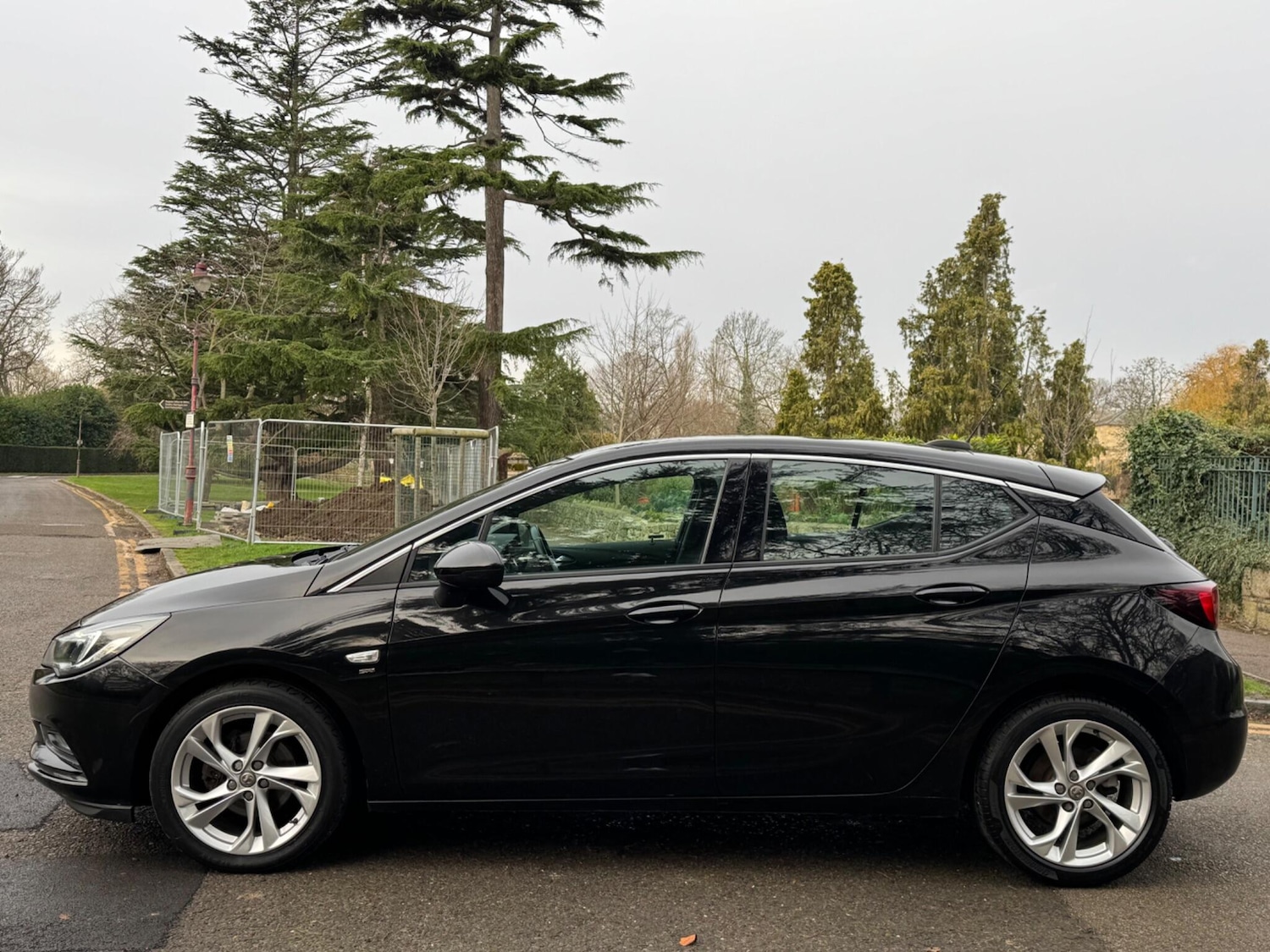 Used Vauxhall Astra 2017 for sale - 77029254: Photo 4