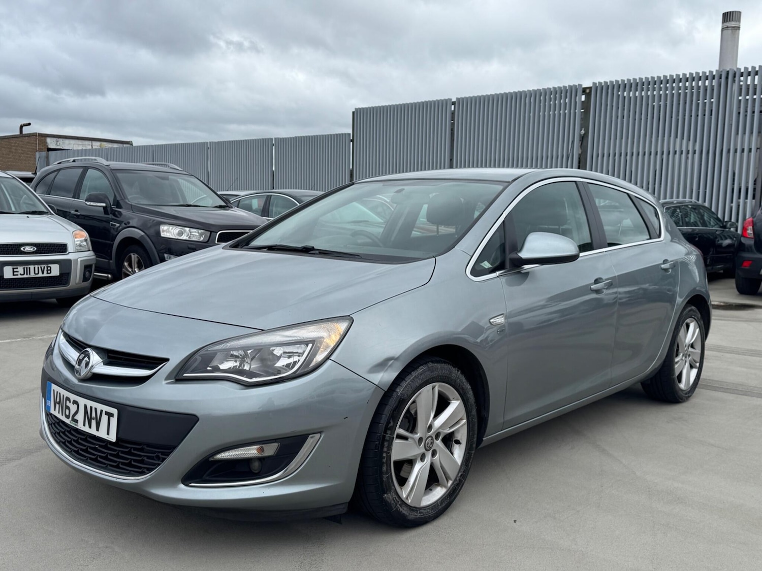 Used Vauxhall Astra 2012 for sale - 77695697: Photo 3