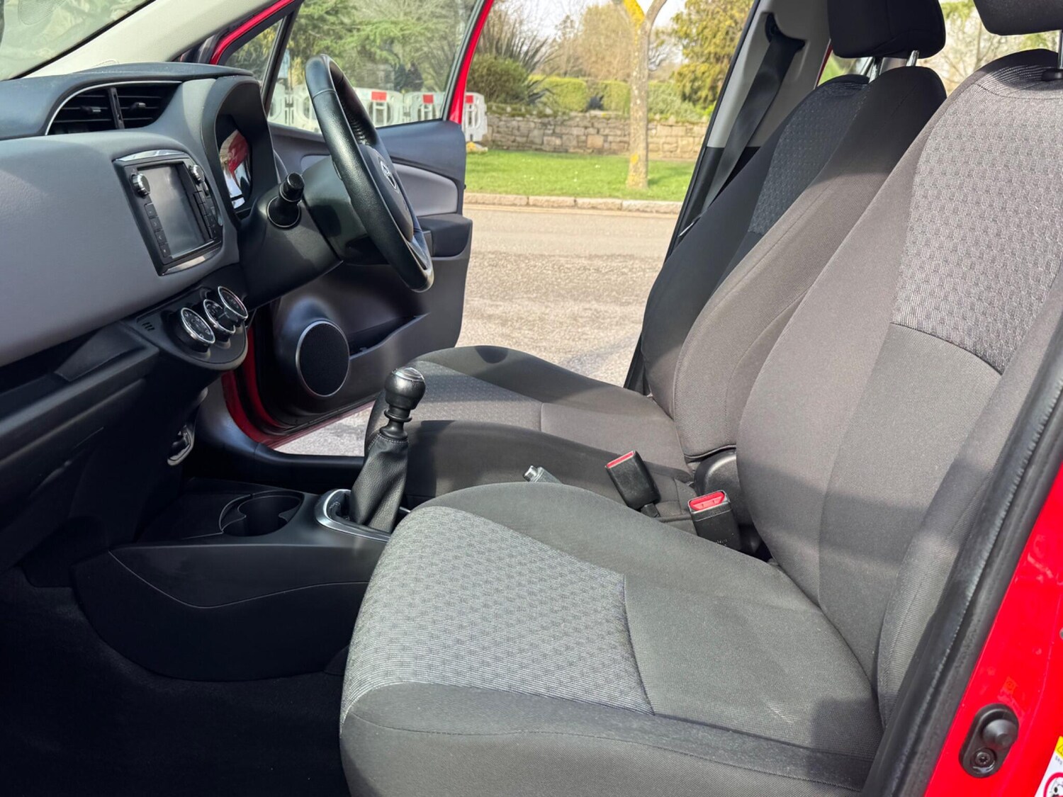 Used Toyota Yaris 2014 for sale - 77838787: Photo 13