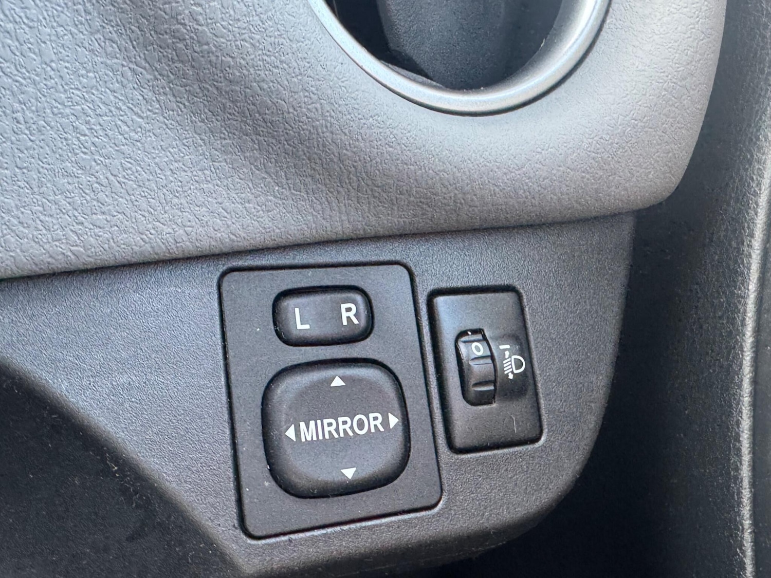 Used Toyota Yaris 2014 for sale - 77838787: Photo 32