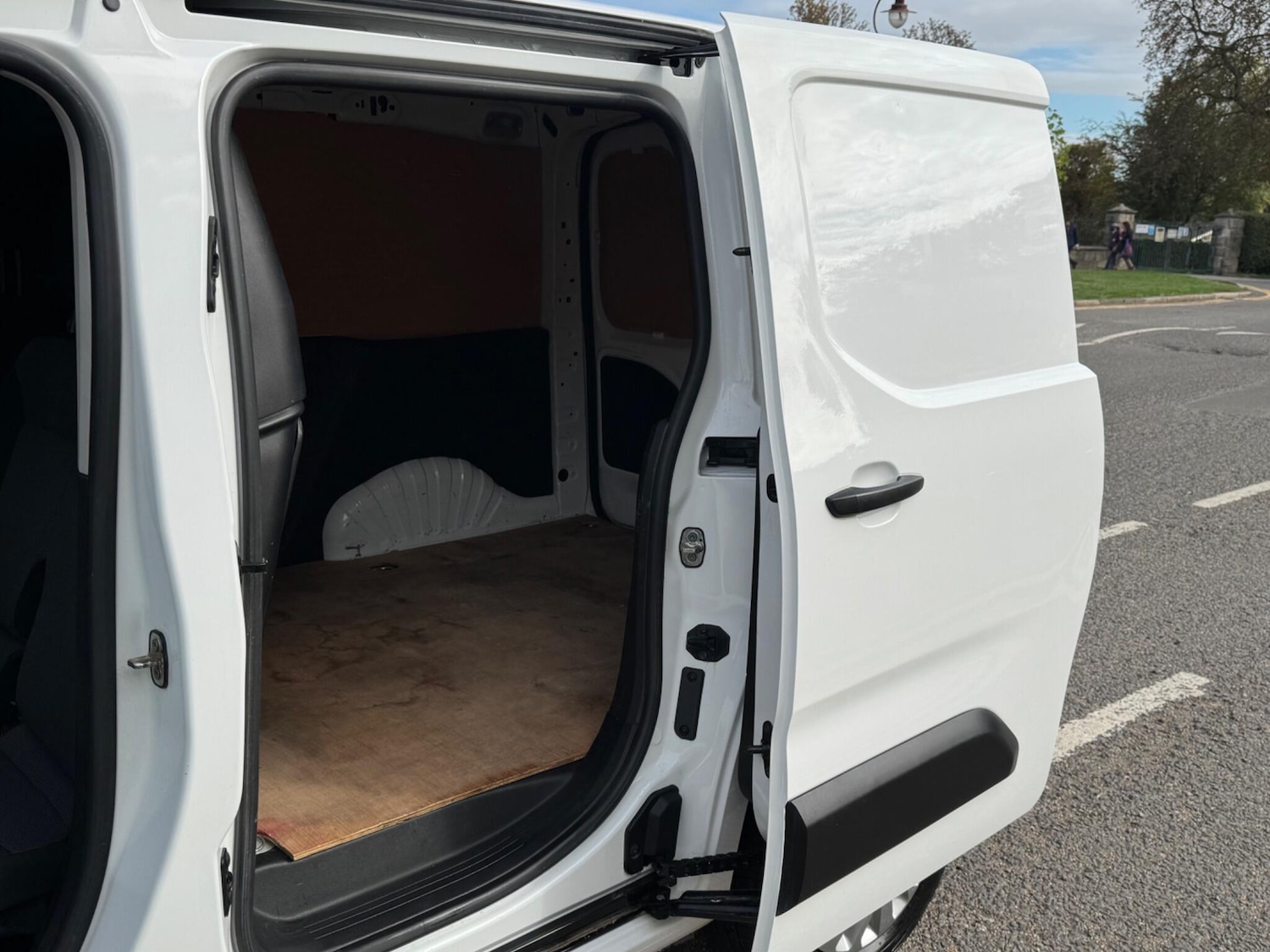 Used Peugeot Partner 2021 for sale - 76137396: Photo 13