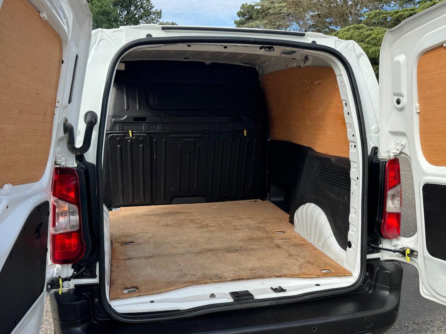 Used Peugeot Partner 2021 for sale - 76137396: Photo 18