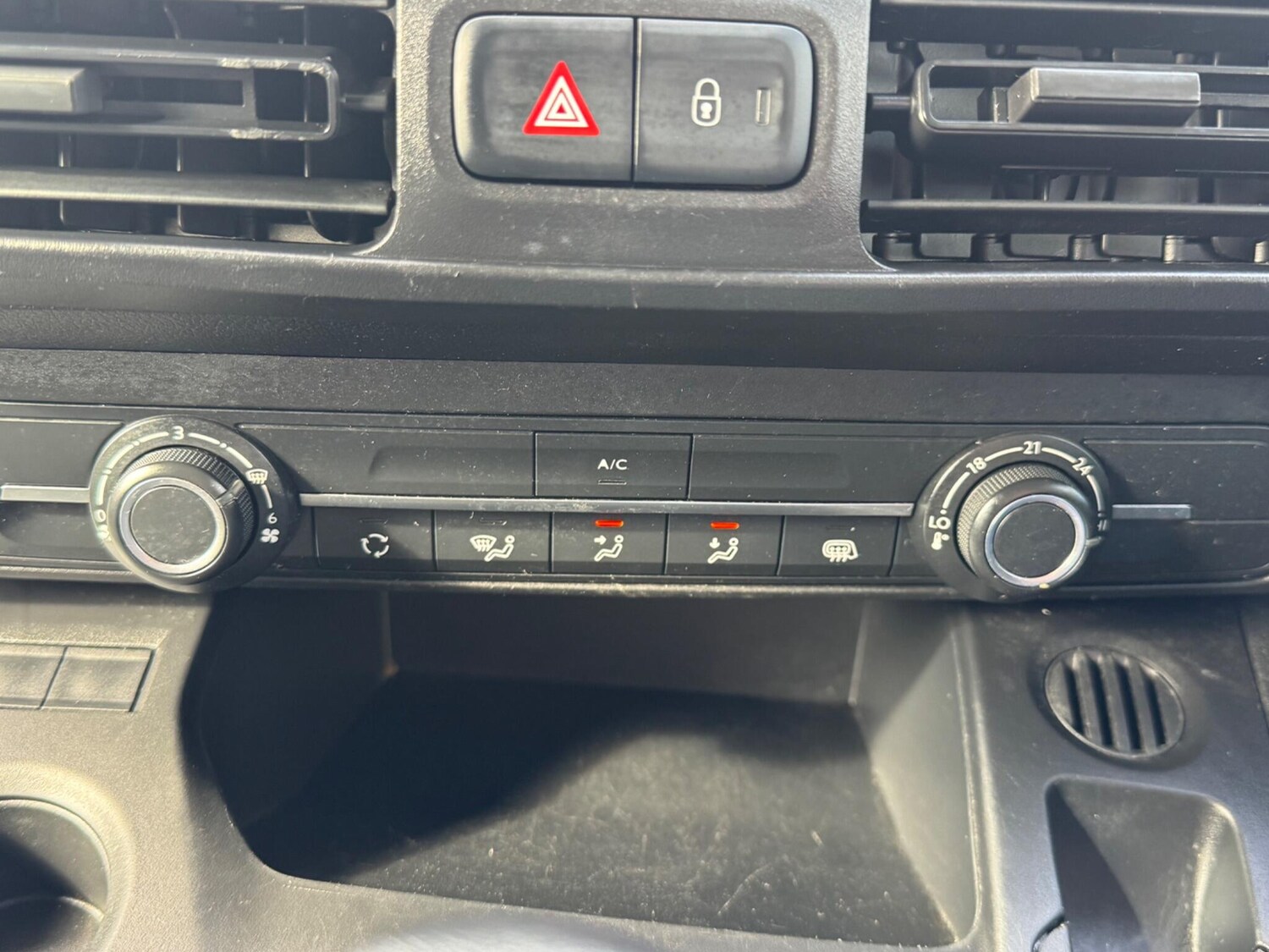 Used Peugeot Partner 2021 for sale - 76137396: Photo 25