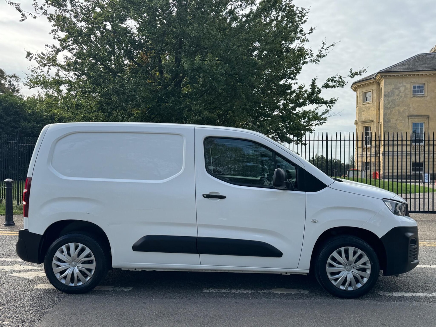 Used Peugeot Partner 2021 for sale - 76137396: Photo 8