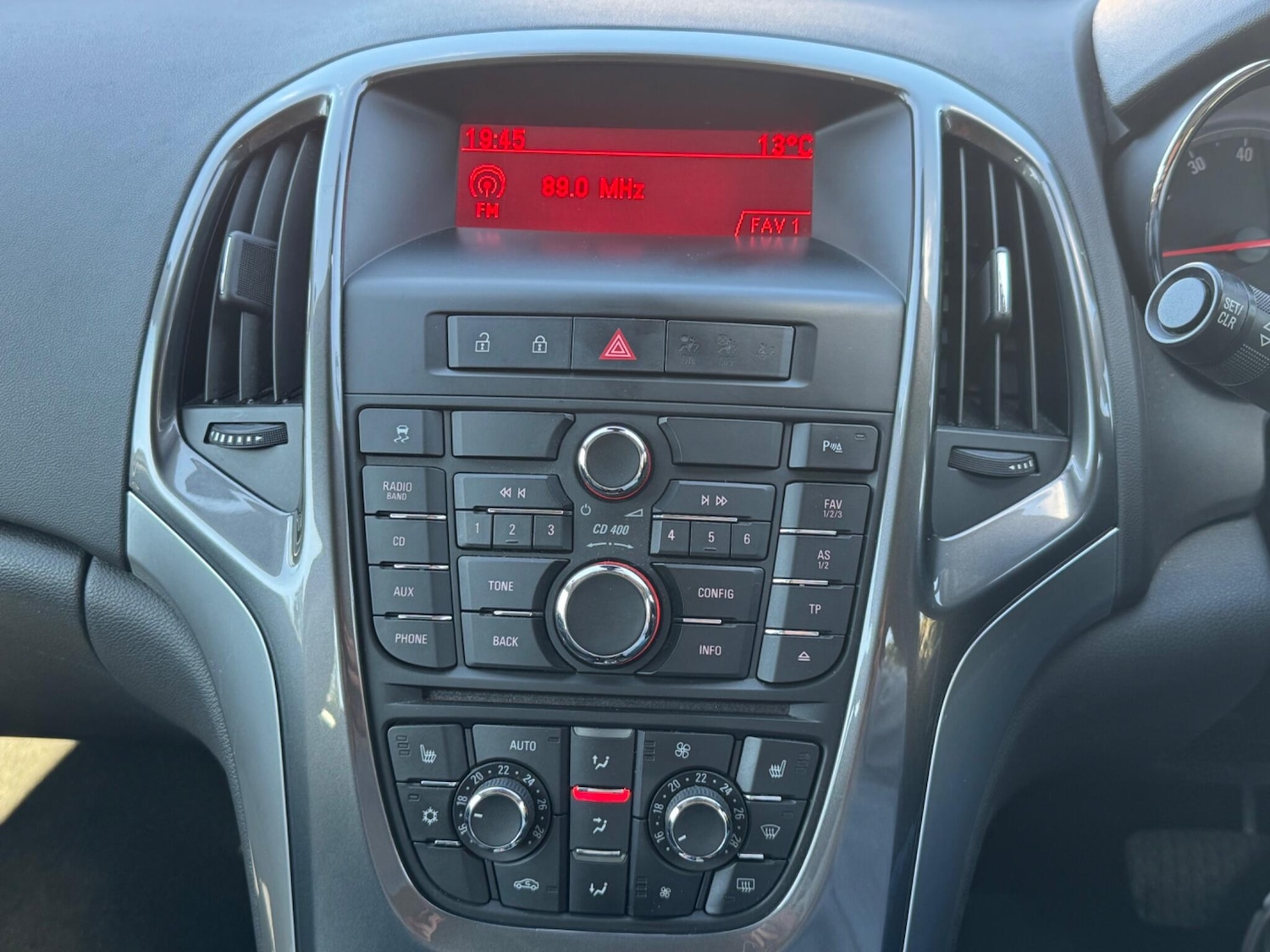 Used Vauxhall Astra 2012 for sale - 76151971: Photo 21