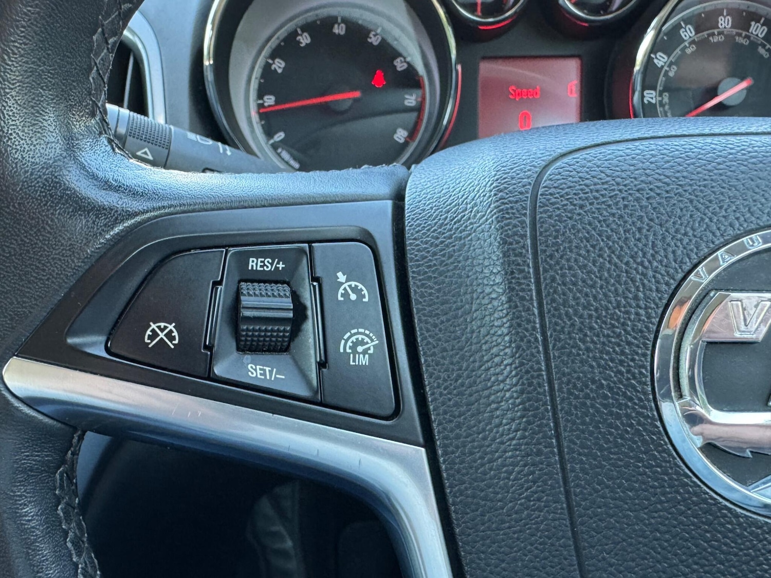 Used Vauxhall Astra 2012 for sale - 76151971: Photo 23