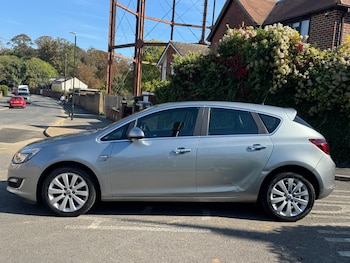 Used Vauxhall Astra 2012 for sale - 76151971: Photo