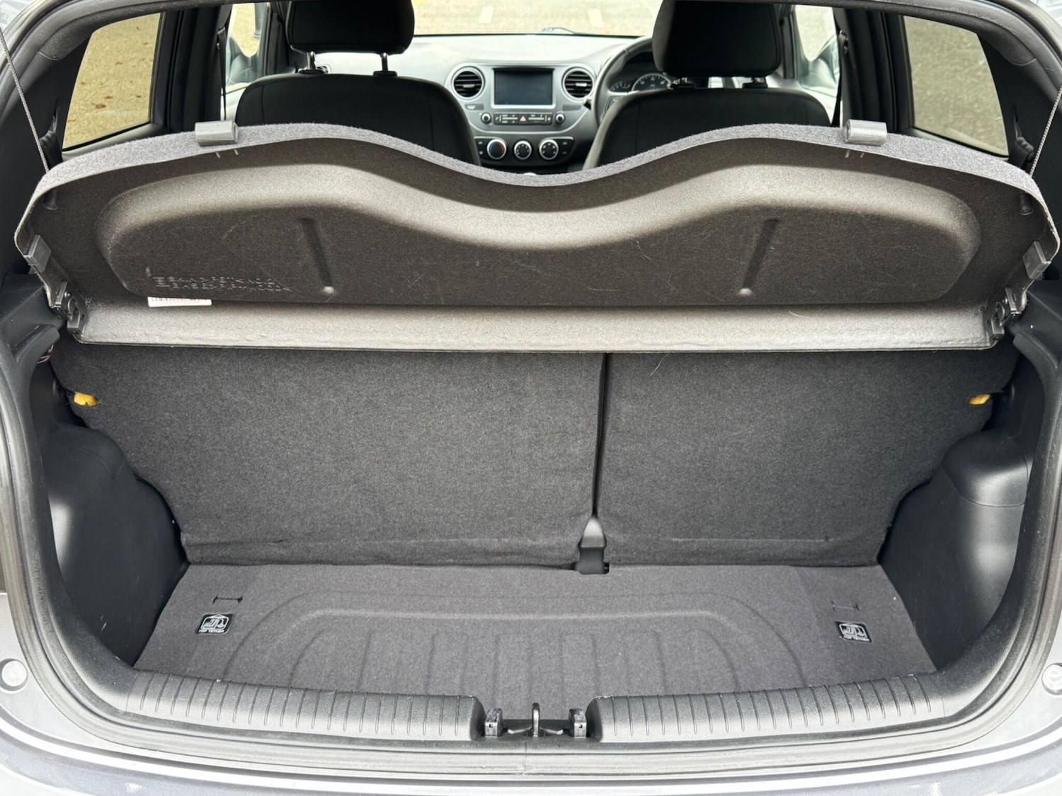 Used Hyundai i10 2018 for sale - 76953156: Photo 19