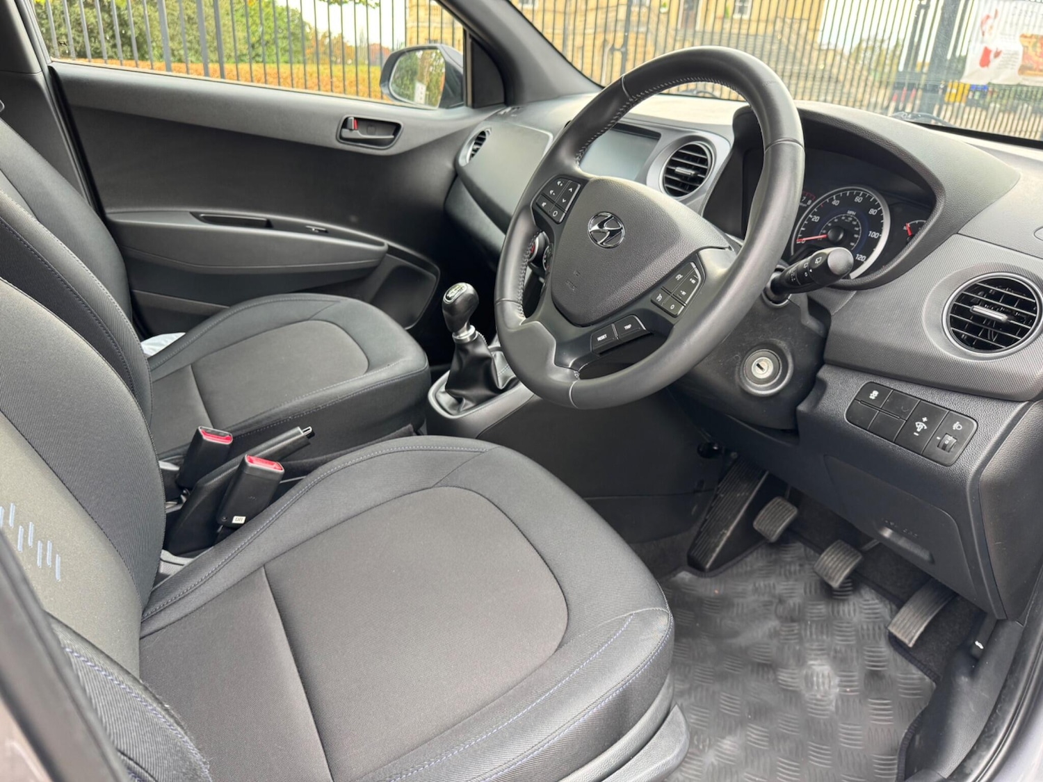 Used Hyundai i10 2018 for sale - 76953156: Photo 22