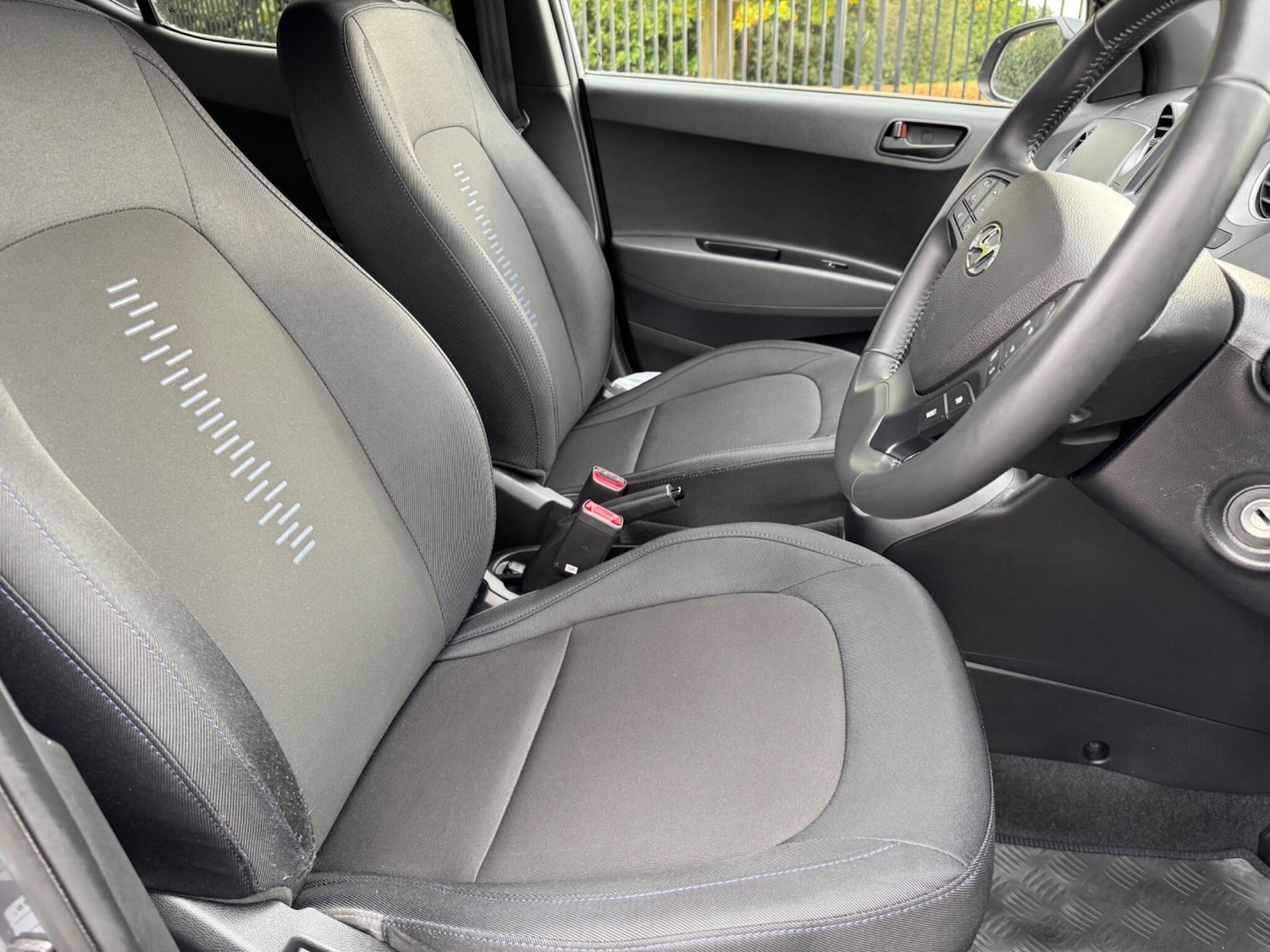 Used Hyundai i10 2018 for sale - 76953156: Photo 23
