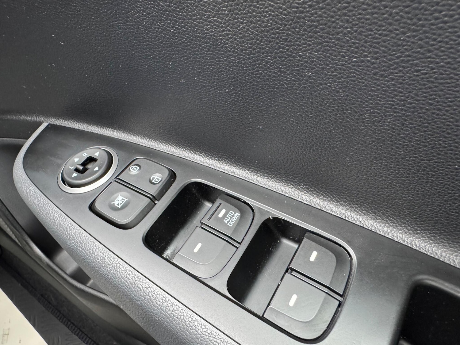 Used Hyundai i10 2018 for sale - 76953156: Photo 25