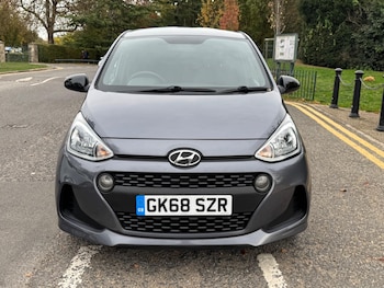 Used Hyundai i10 2018 for sale - 76953156: Photo