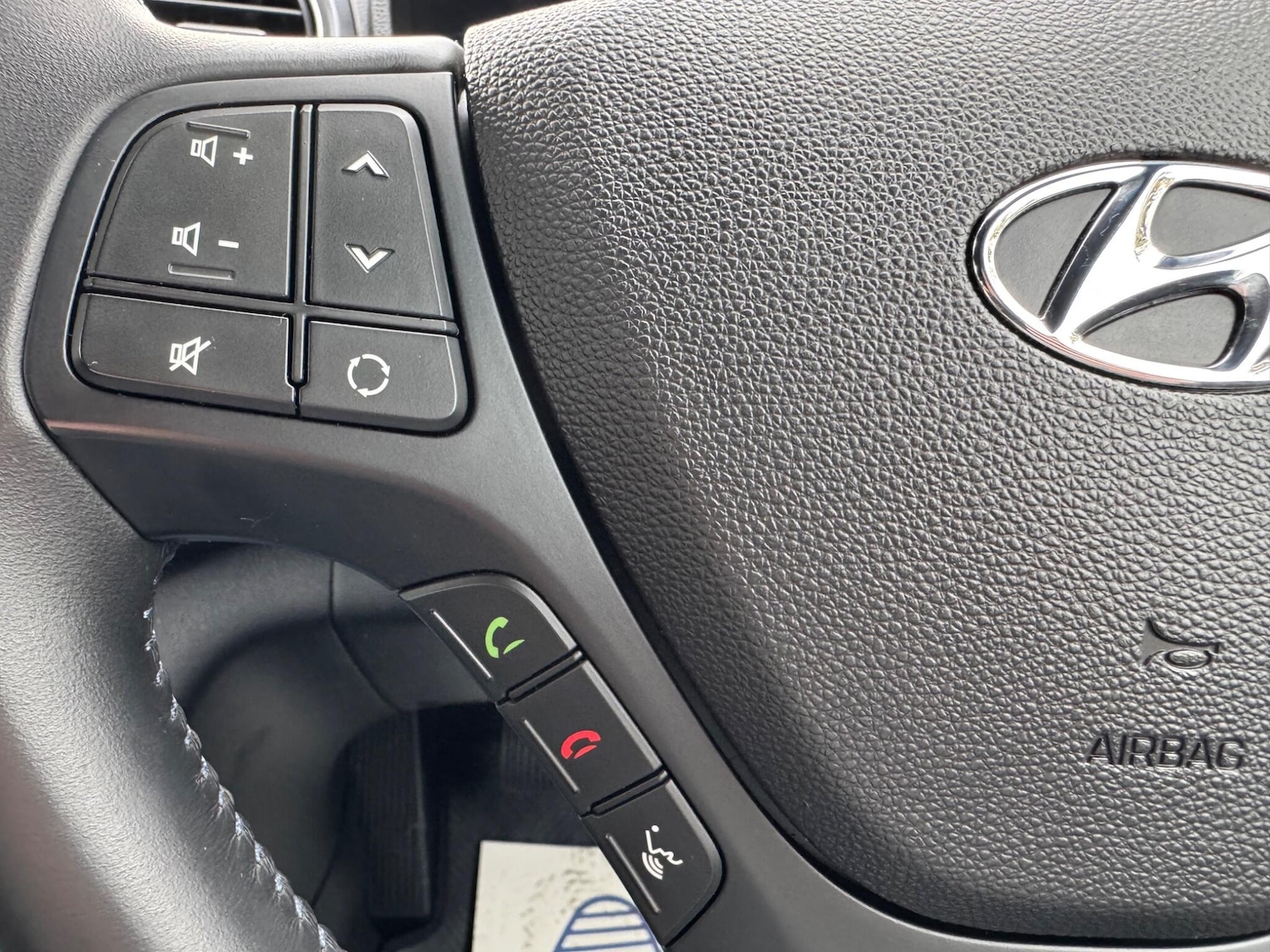 Used Hyundai i10 2018 for sale - 76953156: Photo 30