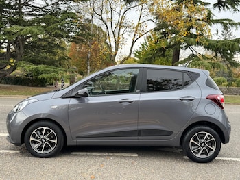 Used Hyundai i10 2018 for sale - 76953156: Photo
