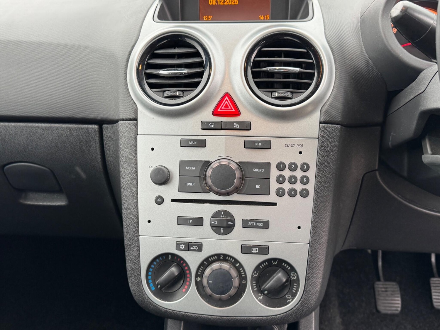 Used Vauxhall Corsa 2013 for sale - 76952788: Photo 23