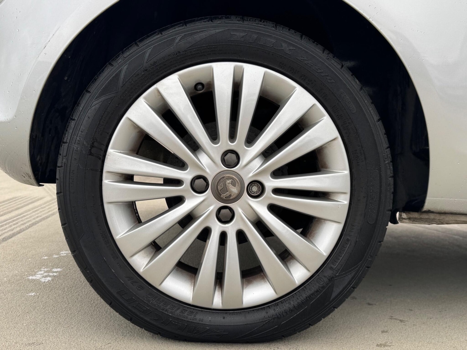 Used Vauxhall Corsa 2013 for sale - 76952788: Photo 9