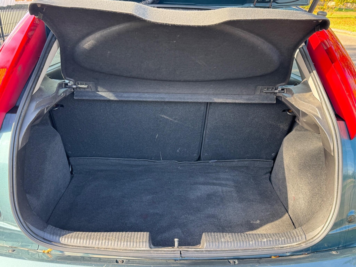 Used Ford Focus 2003 for sale - 76398331: Photo 18