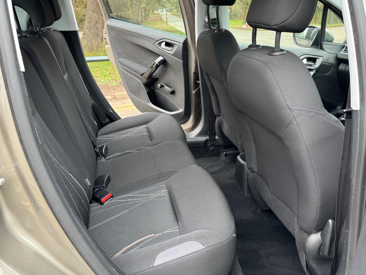 Used Peugeot 208 2012 for sale - 77626097: Photo 16