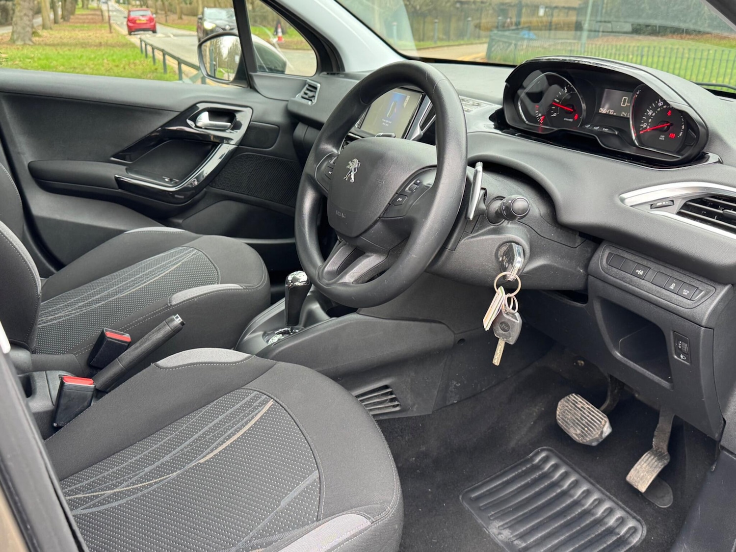 Used Peugeot 208 2012 for sale - 77626097: Photo 20