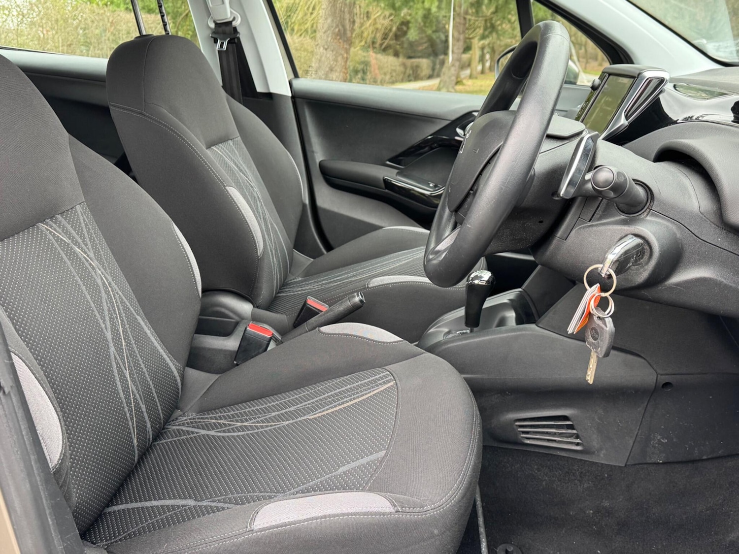 Used Peugeot 208 2012 for sale - 77626097: Photo 21