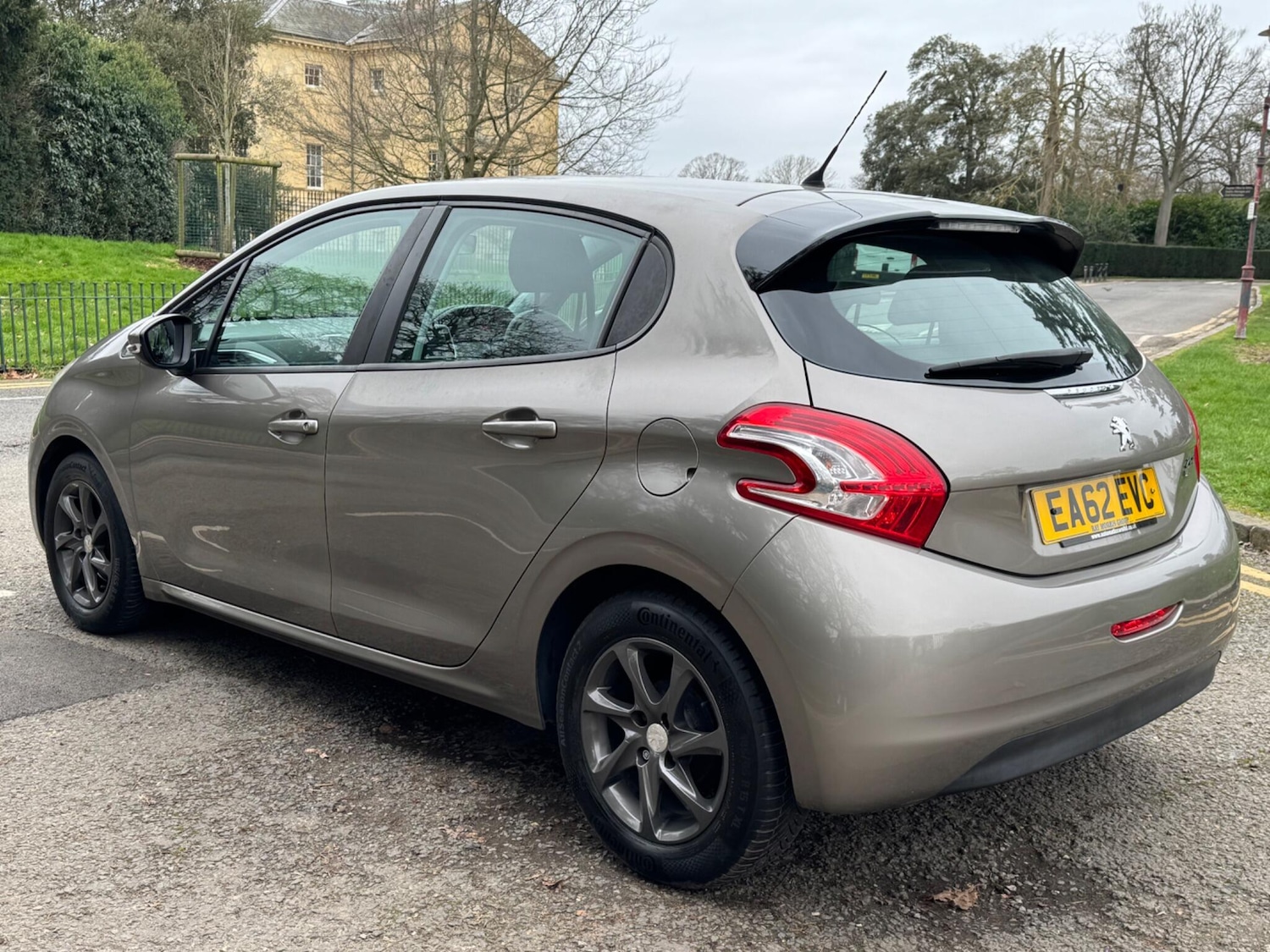 Used Peugeot 208 2012 for sale - 77626097: Photo 5