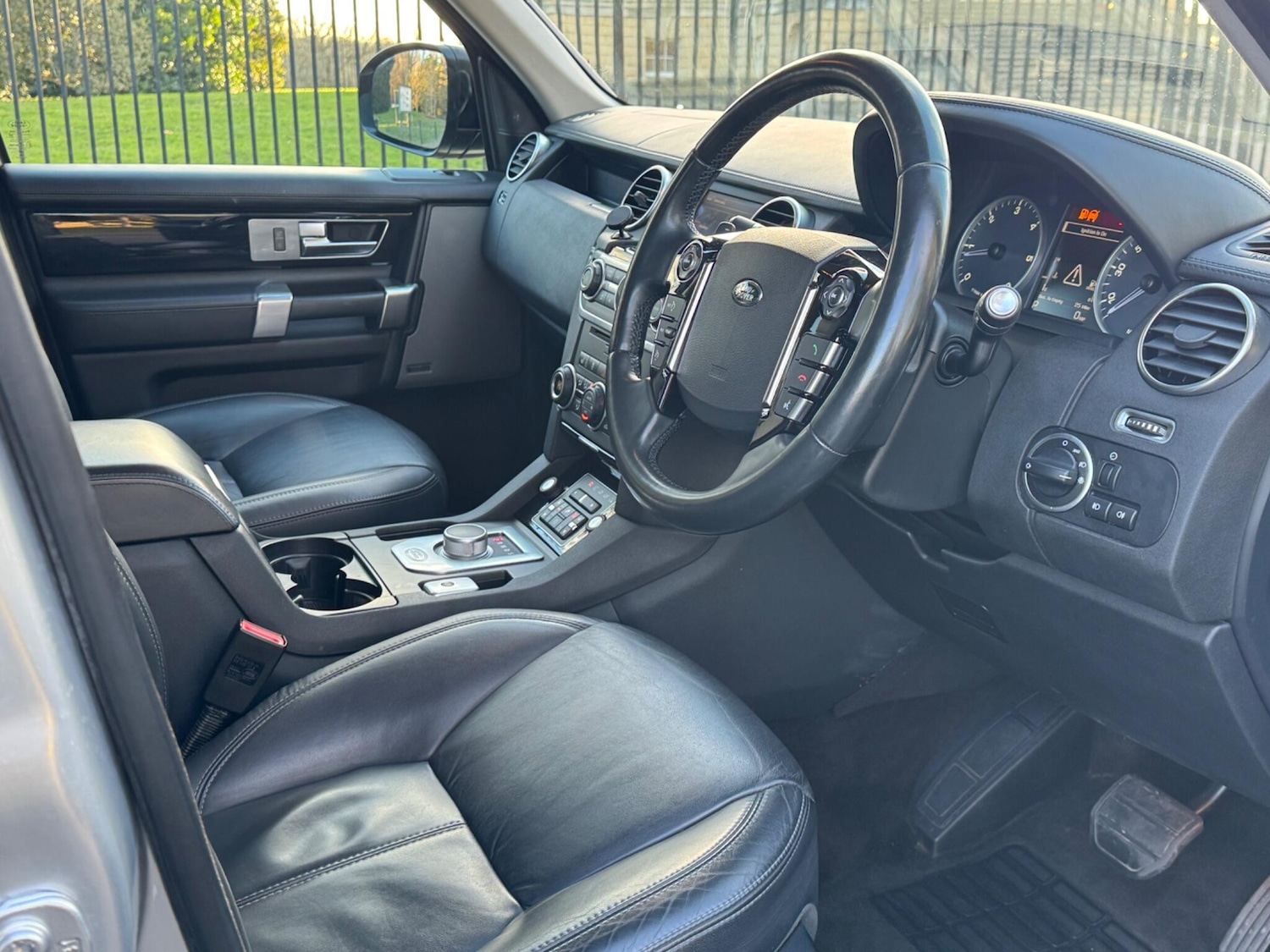 Used Land Rover Discovery 2016 for sale - 77097954: Photo 24