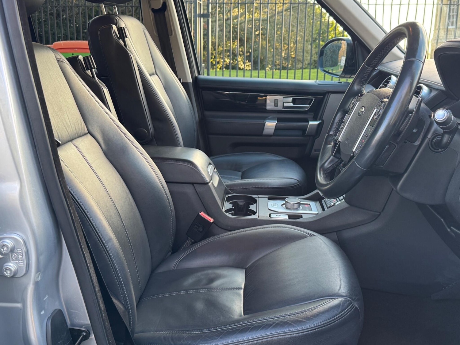 Used Land Rover Discovery 2016 for sale - 77097954: Photo 25