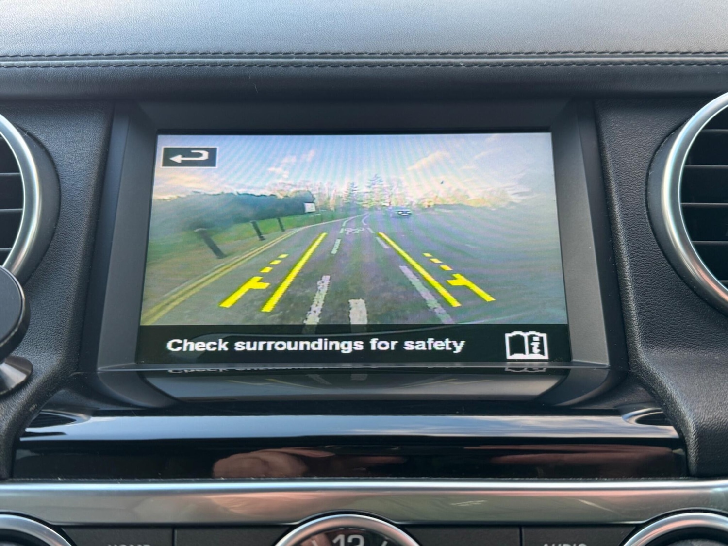 Used Land Rover Discovery 2016 for sale - 77097954: Photo 40