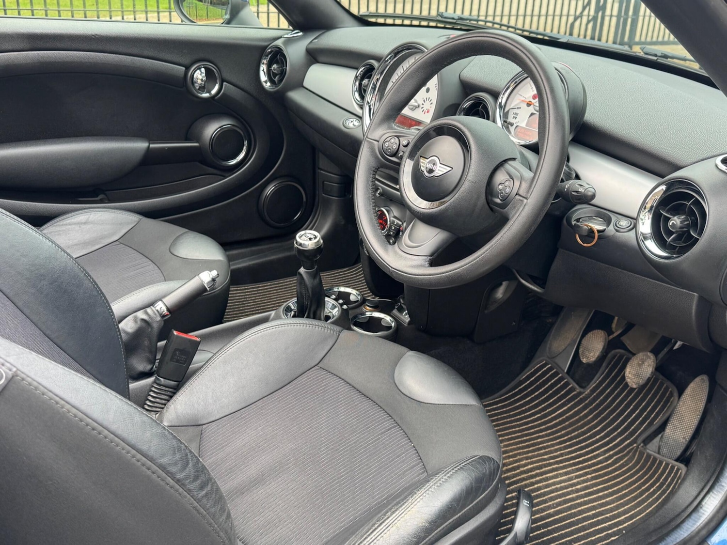 Used MINI Roadster 2013 for sale - 76965382: Photo 15