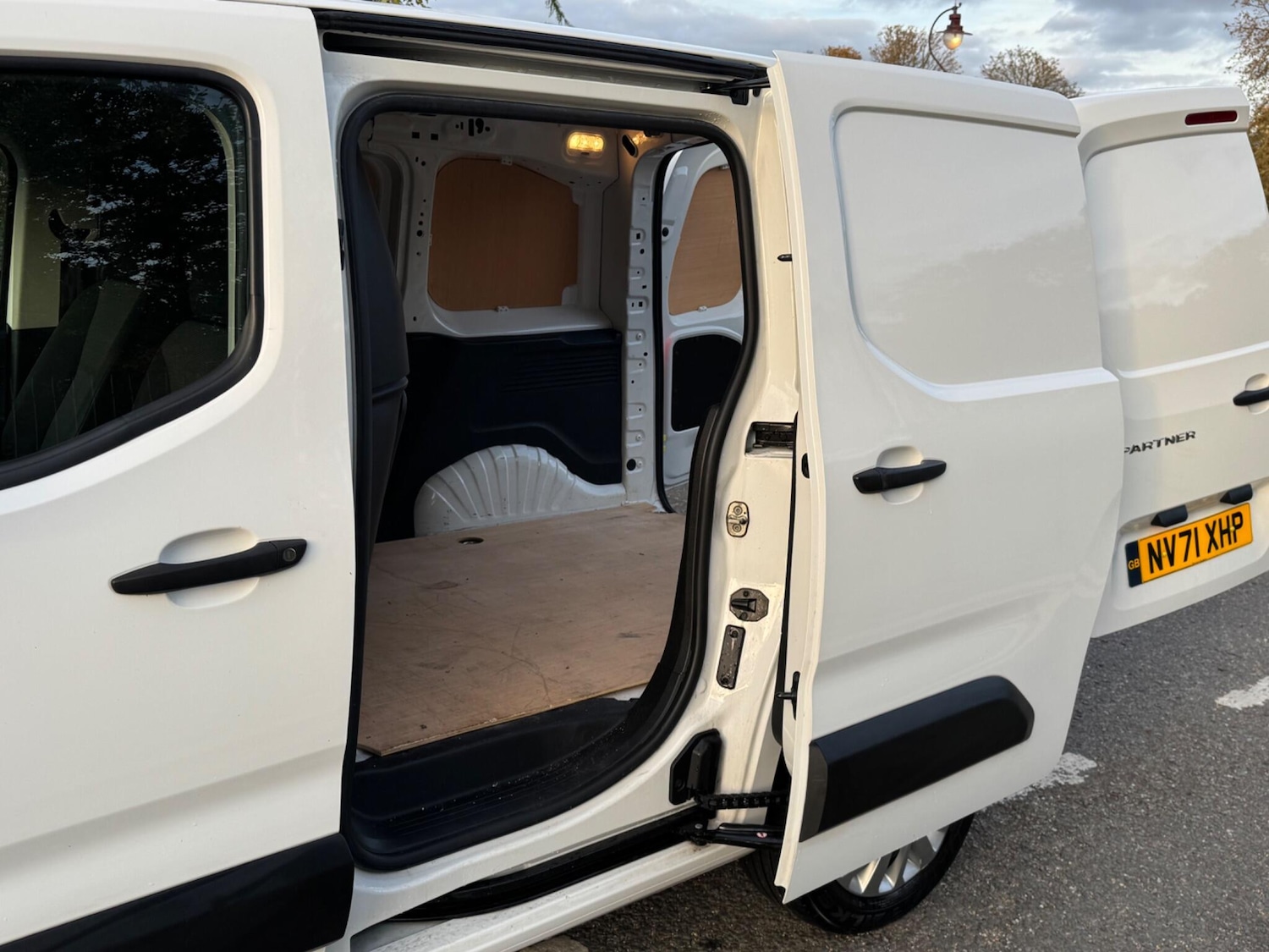 Used Peugeot Partner 2022 for sale - 77637678: Photo 17