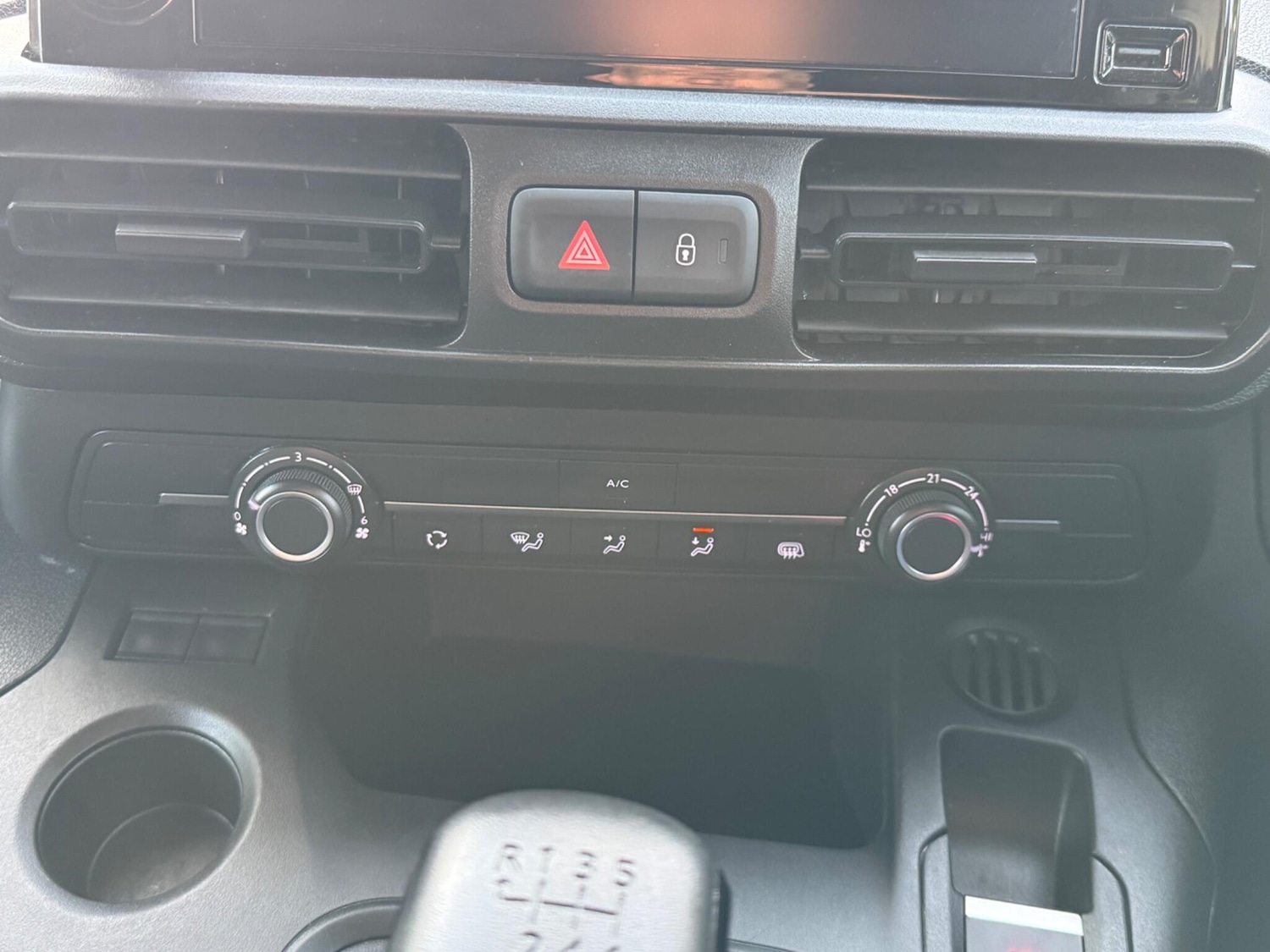 Used Peugeot Partner 2022 for sale - 77637678: Photo 25