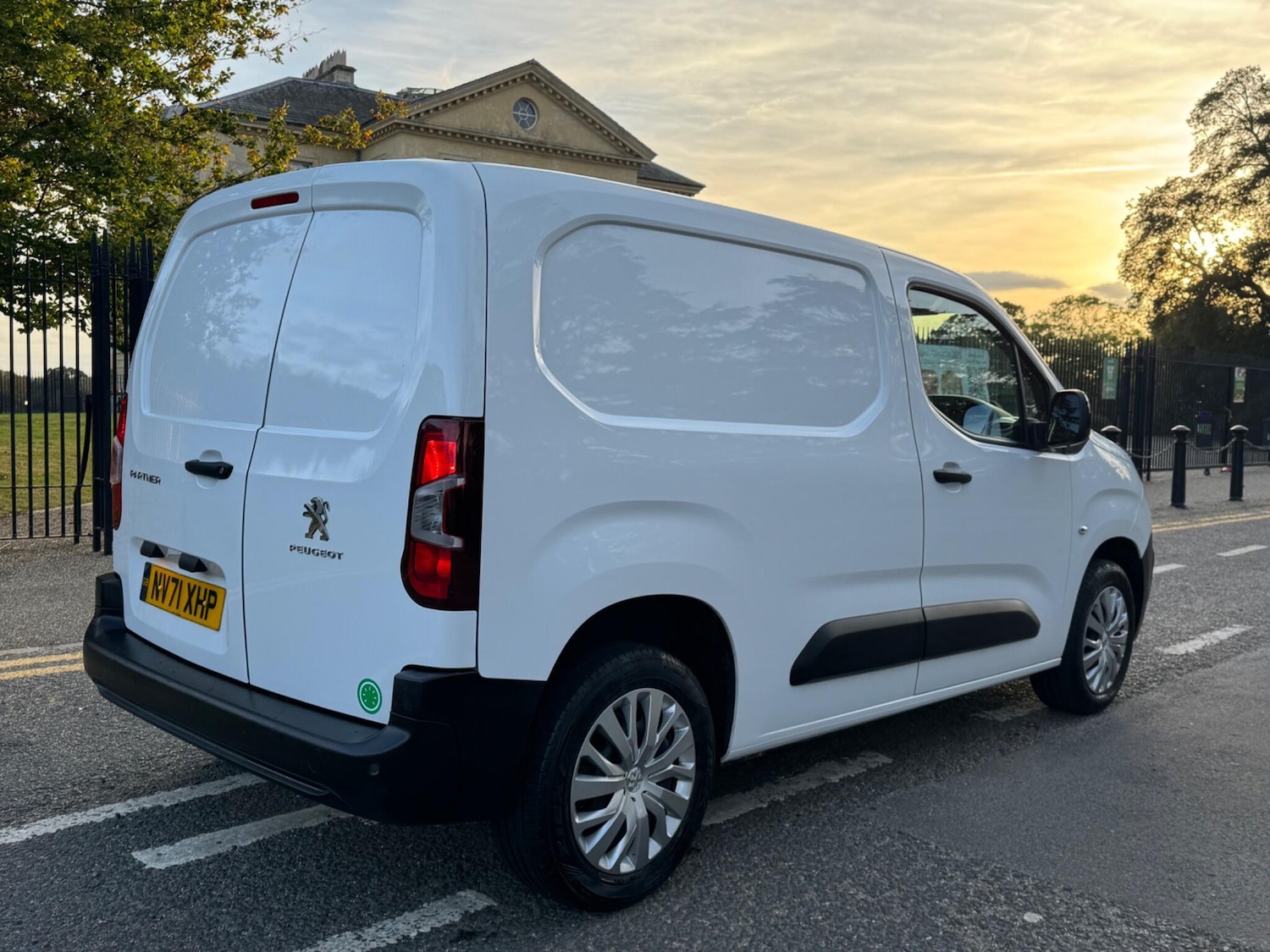 Used Peugeot Partner 2022 for sale - 77637678: Photo 7